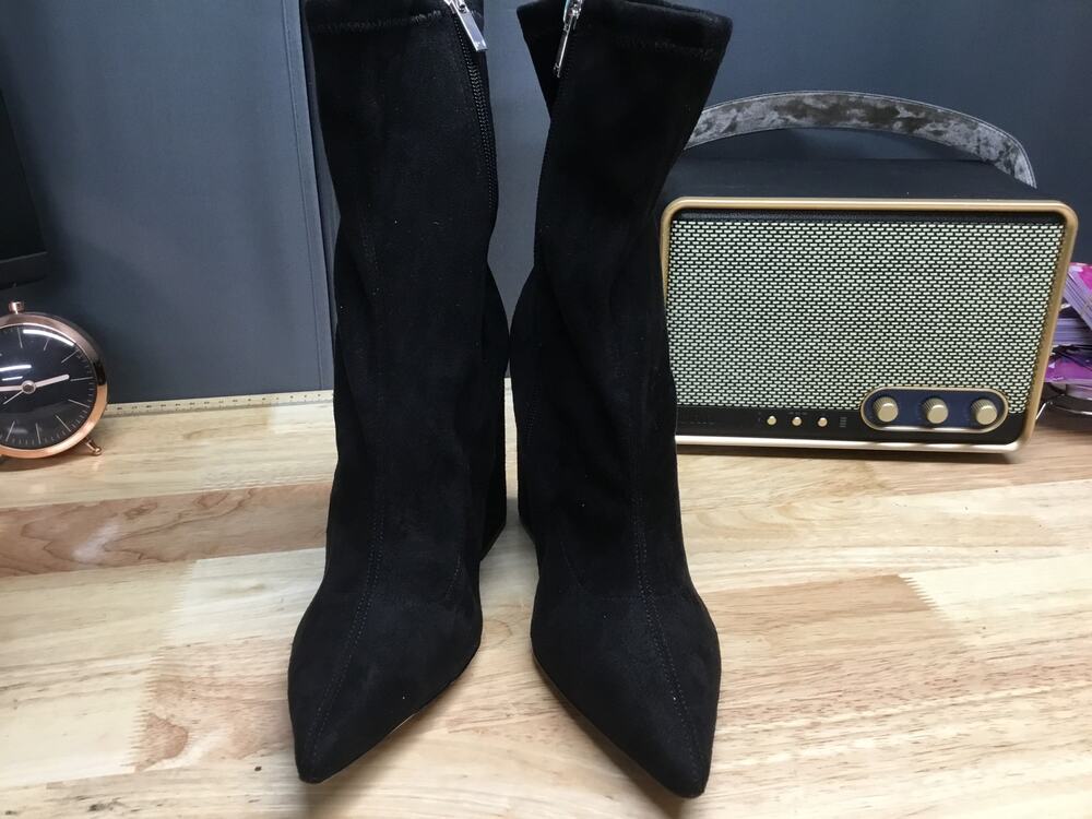 Marc Fisher Ankle Boots Women's 9M Black Suede Side Zip Pointed Toe Block Heel